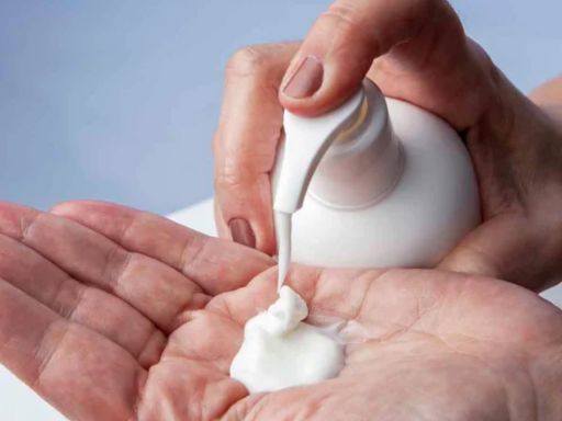 Melhor hidratante para pele alérgica: loção hidratante Klaviê® Clinical